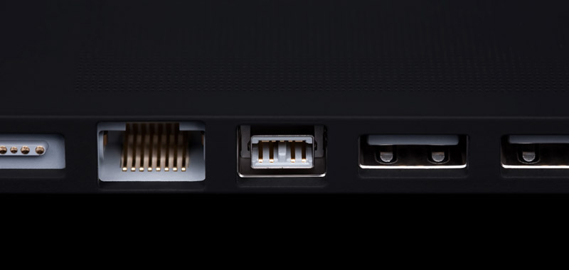 Illustration for article titled Matte Black MacBook Pro Looks Like a Deadly Stealth Ship